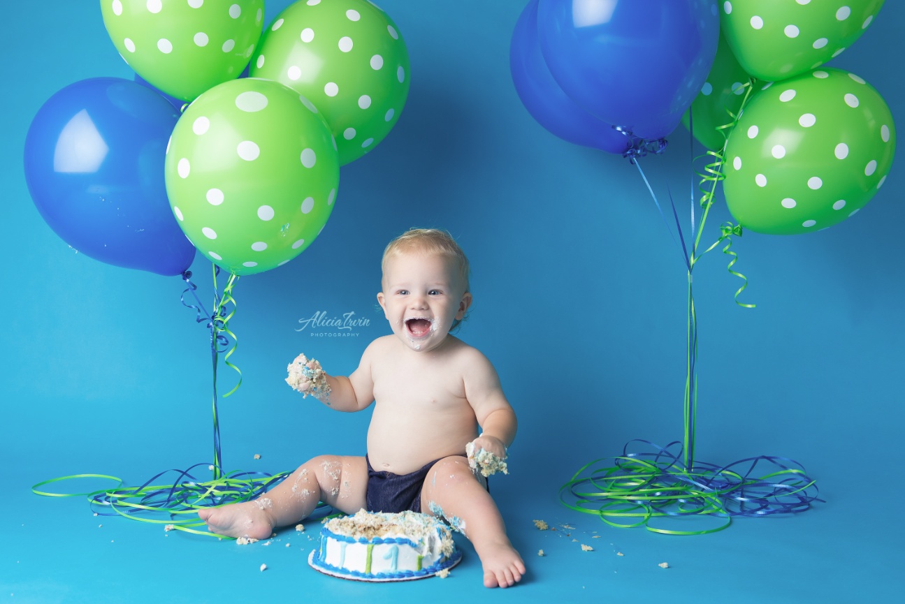 When is the best time to book my newborn photography session? / Greensboro Newborn Photographer