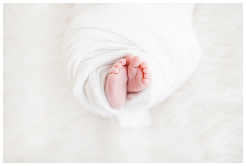 modern-newborn-baby-photography-los-angeles