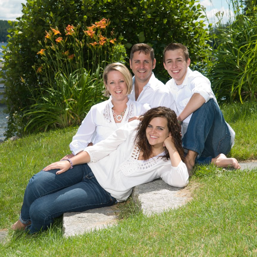 Outdoor family photo Wolfboro NH