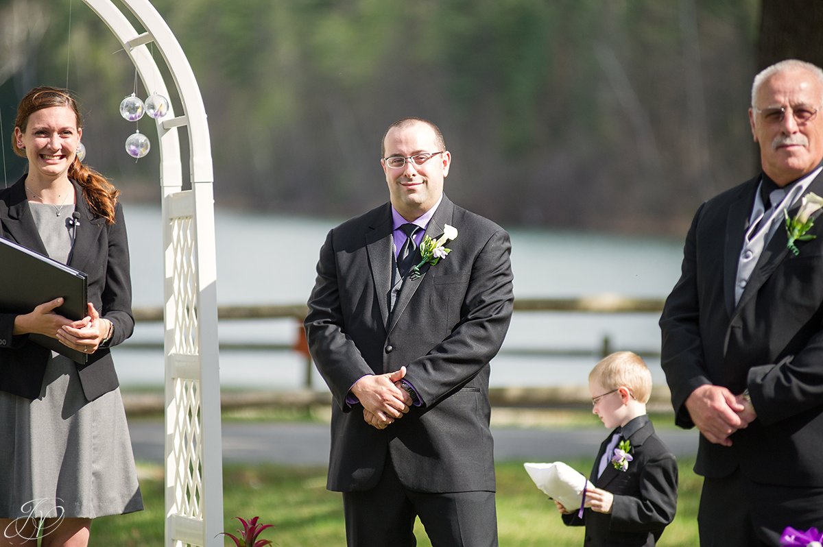 groom seeing bride for the first time