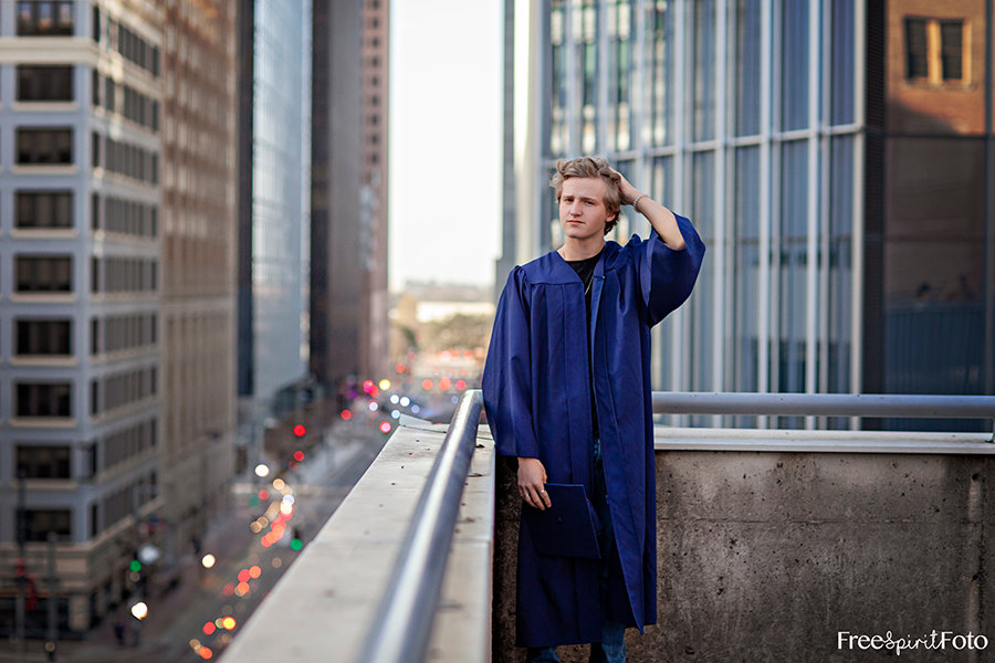 Cara Tomball Senior Photographer