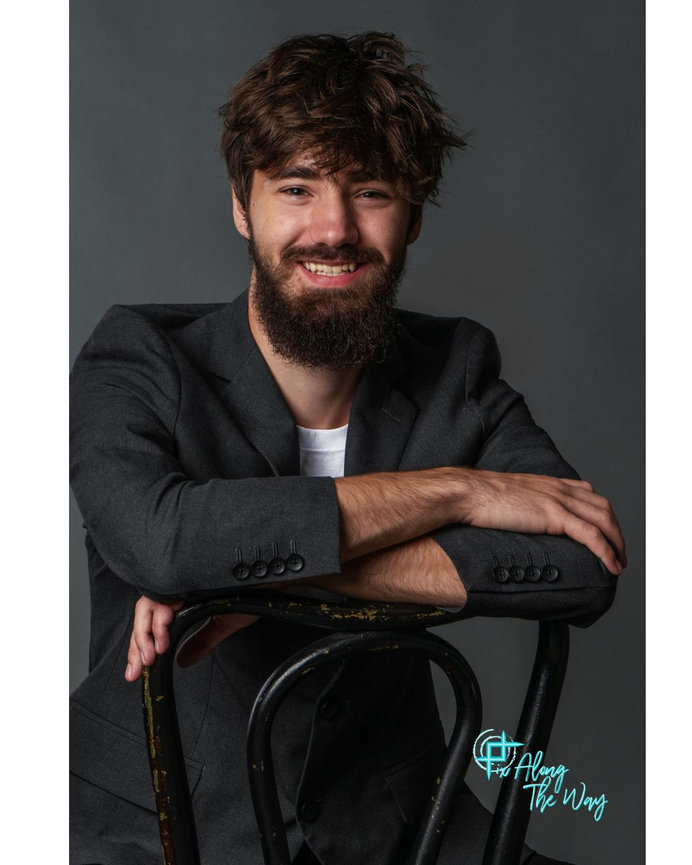 Clinton Iowa Senior Pictures, Pix Along The Way, Greg, Prince of Peace