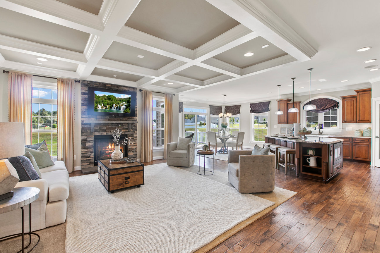 Transforming Winter Listings: The Secret to Year-Round Greenery for Dallas Luxury Homes