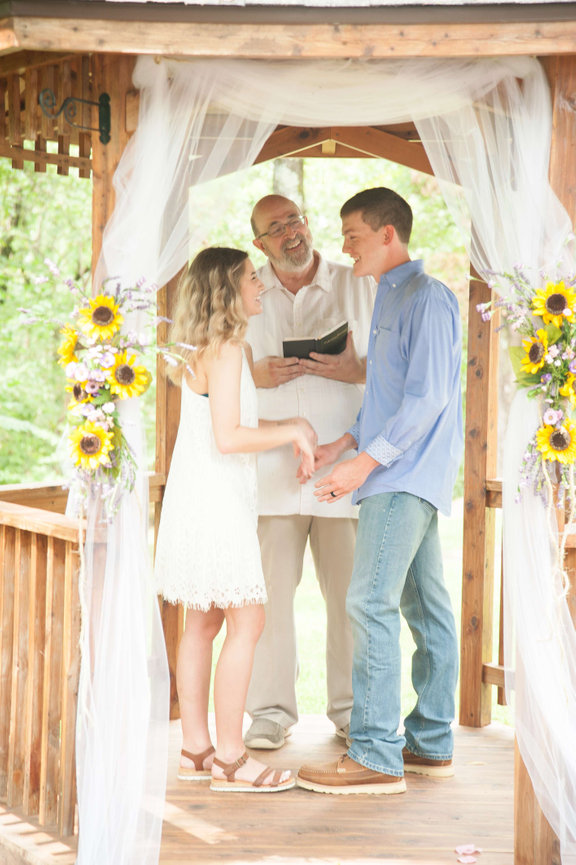 Should you do a First Look on your wedding day? Pros and cons every couple should know