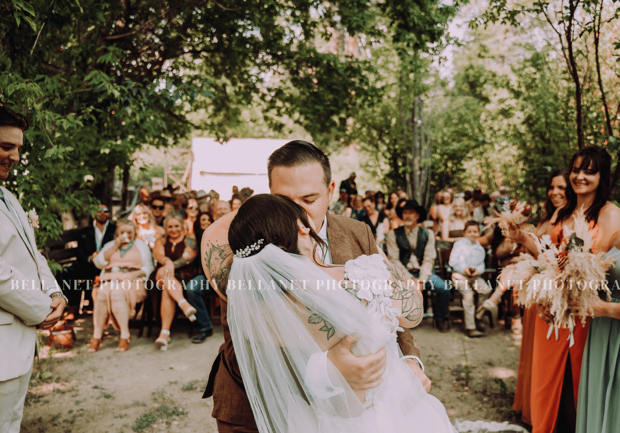 Nick and Eva Sweet Water Hollow Salmon Idaho Idaho Wedding