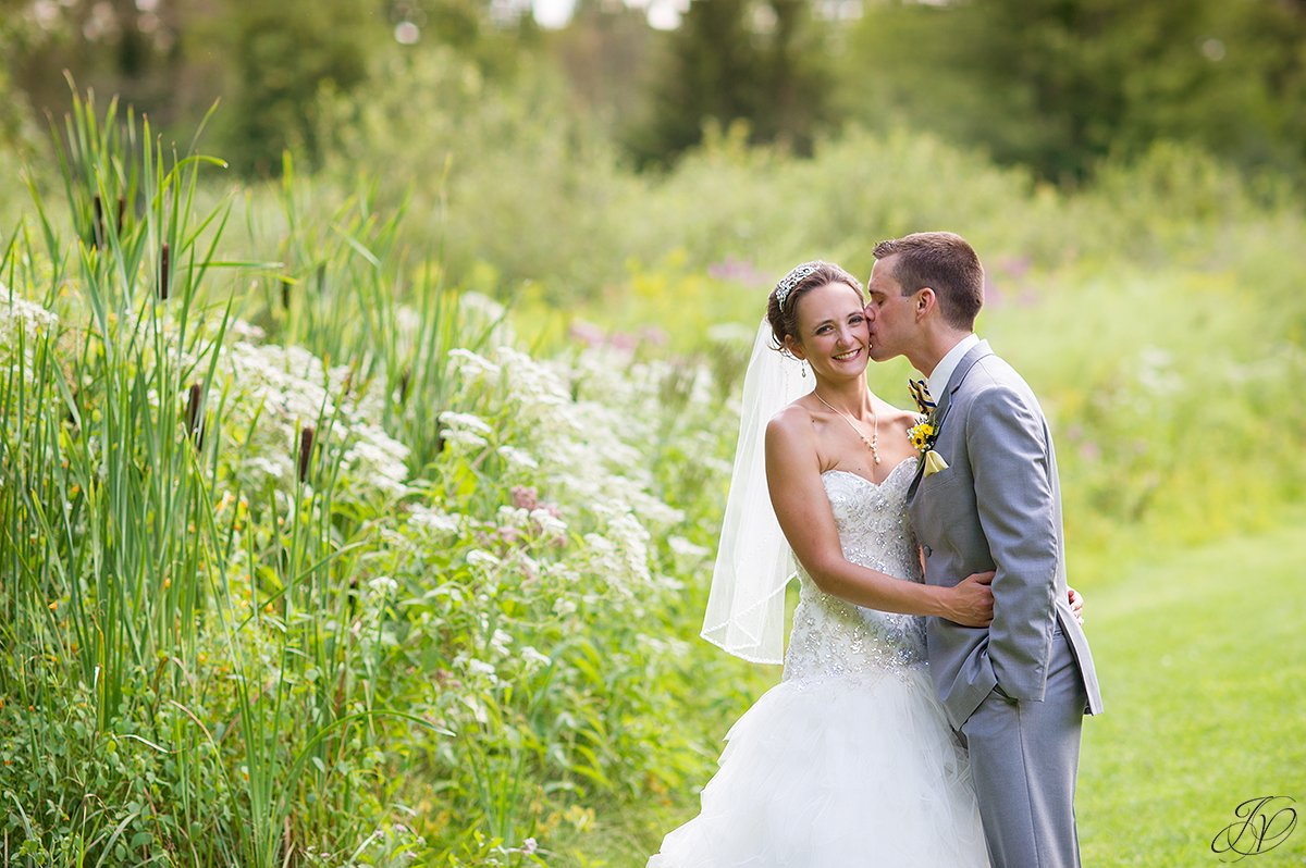 bride and groom scenic golf course