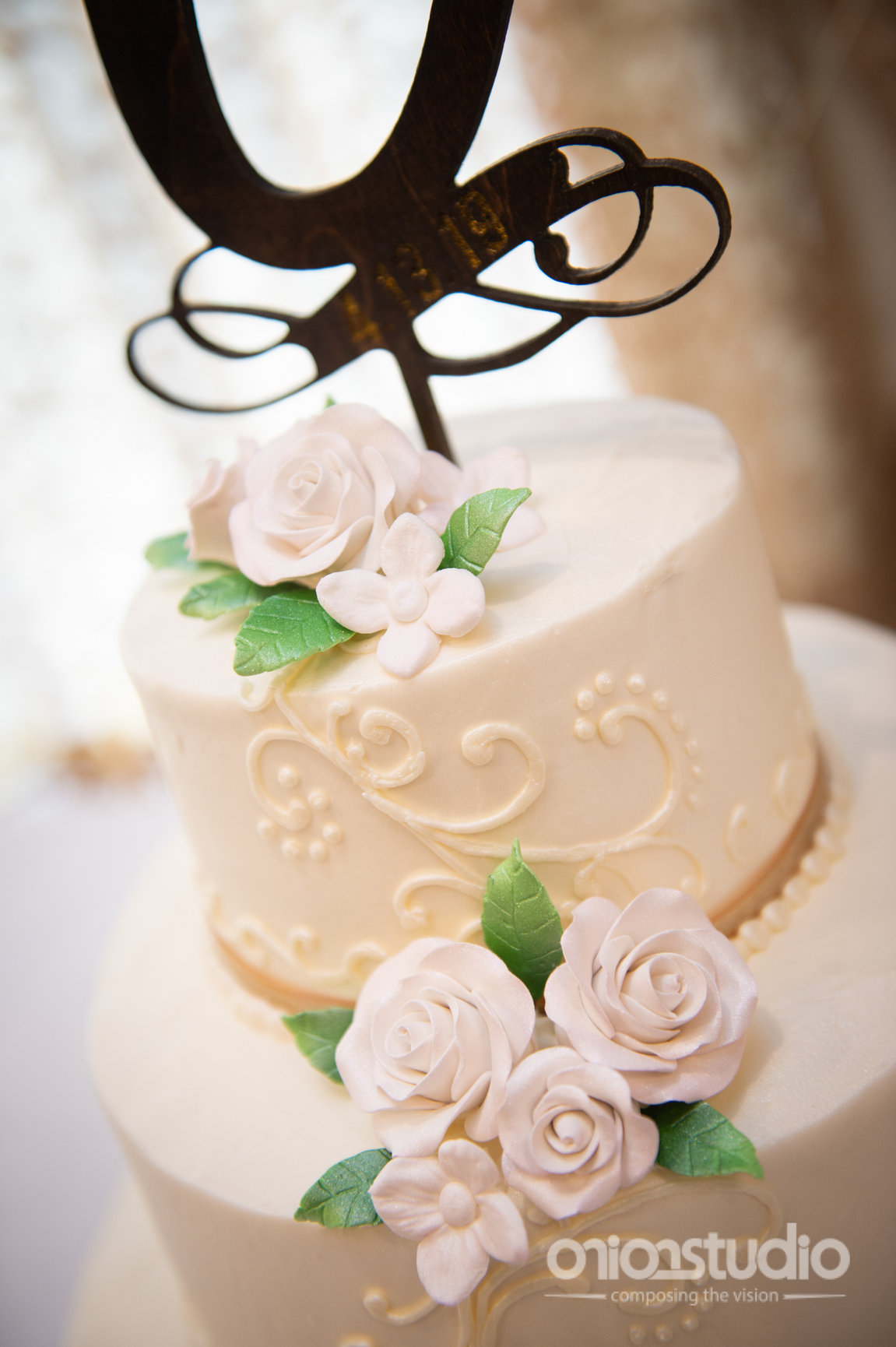 the-ceremony-of-the-wedding-cakes-originated-from-ancient-rome-when