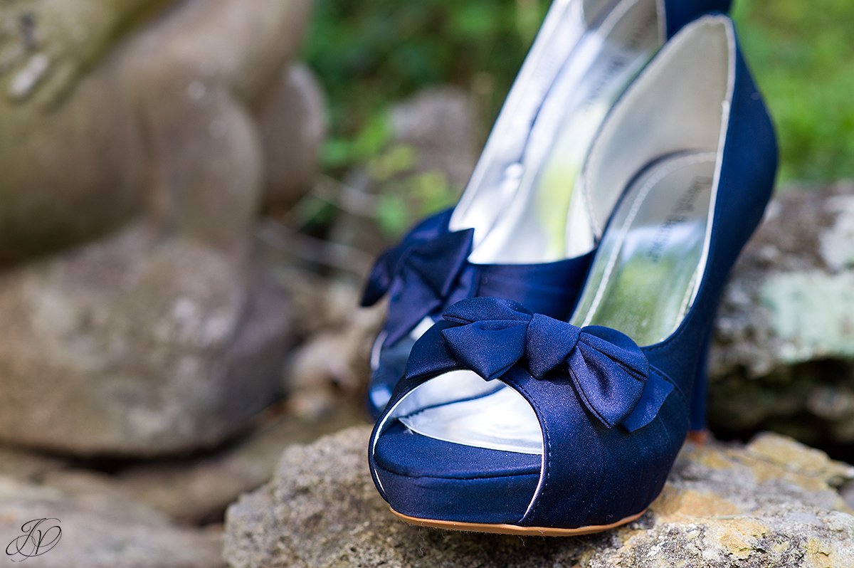 wedding day details something blue blue wedding shoes