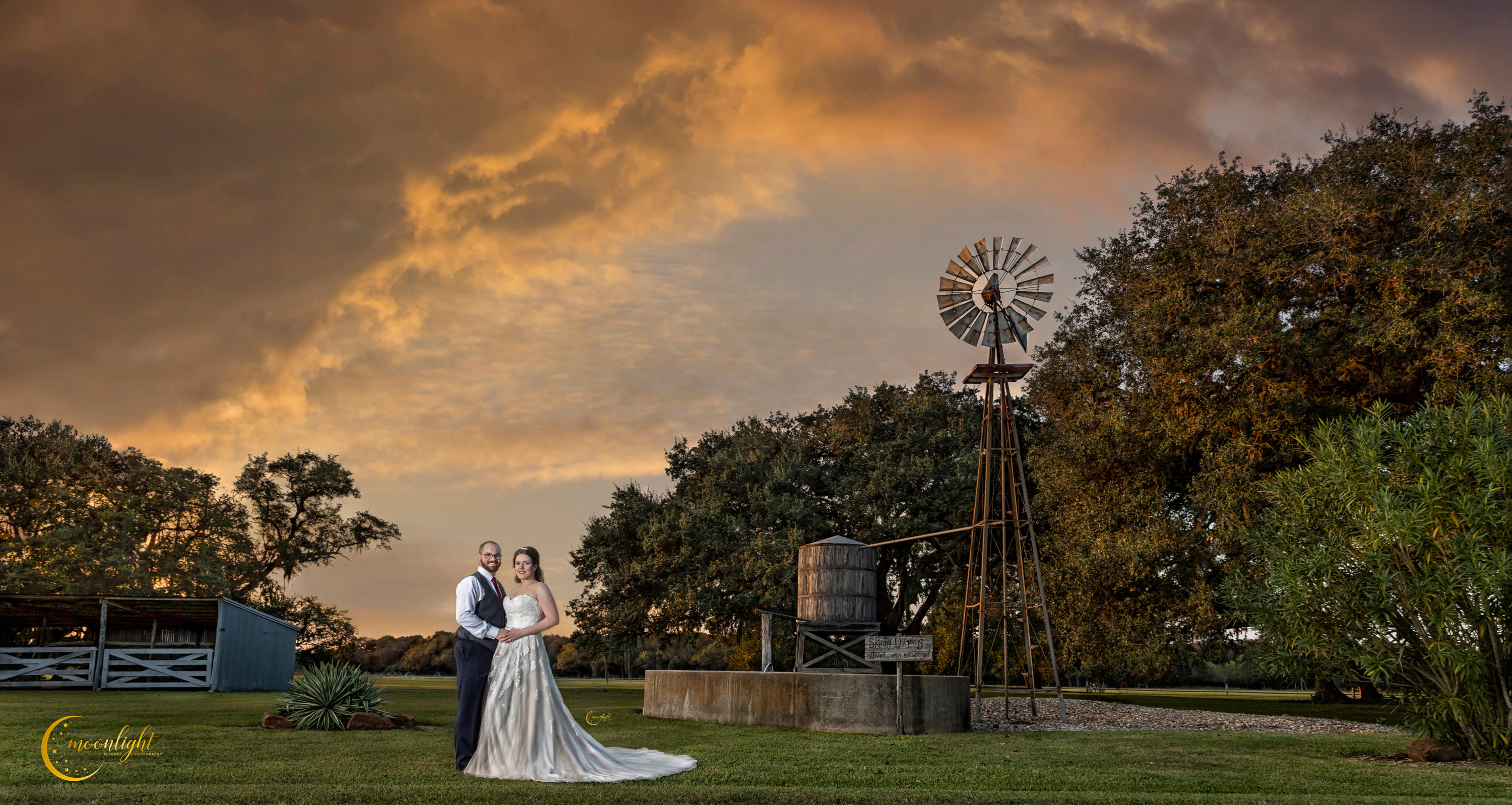 WEDDINGS - Moonlight Elegant Photography