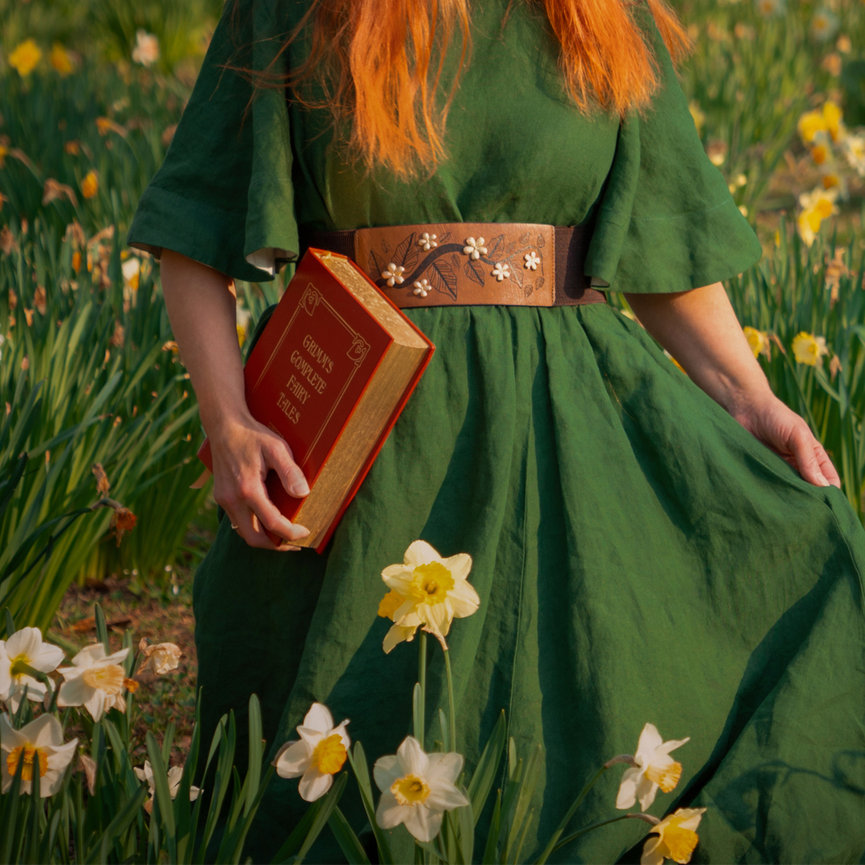 Son de Flor Linen and Daffodils - Melanie Myhre Art