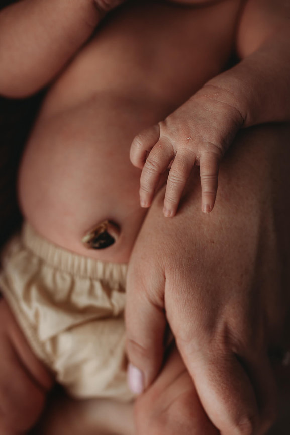 A newborn baby's hand captured by a New Jersey Newborn Photographer.