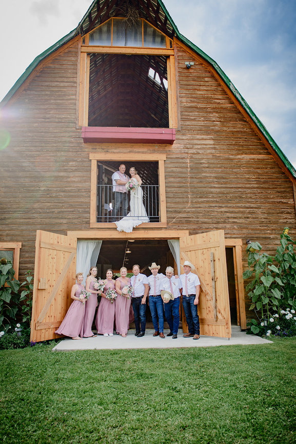Best Okanagan wedding photography packages for small weddings