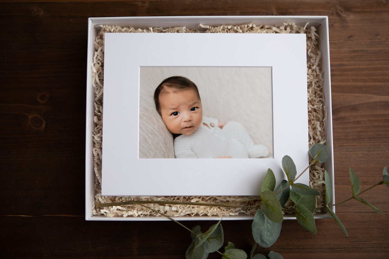 inland empire newborn photographer, inland empire newborn photography, inland empire baby photographer, inland empire photo studio, inland empire maternity photoshoot,