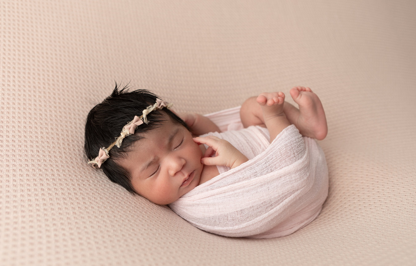 chino newborn photography,chino hills newborn photographer, chino newborn photographer, chino baby photographer, chino hills family photographer, chino cake smash photographer, chino ca,