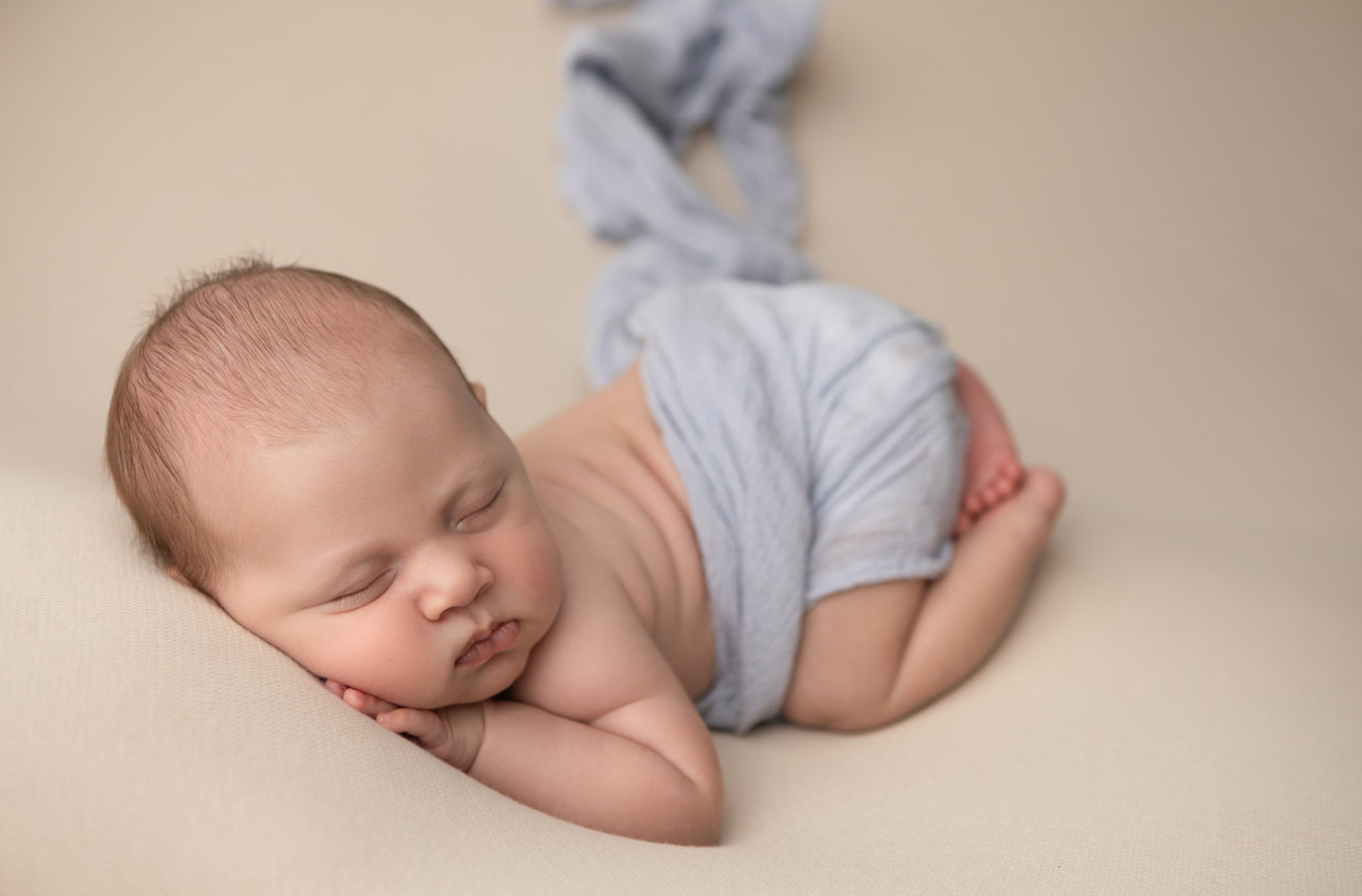 riverside newborn photographer, riverside newborn photography, riverside maternity photography, riverside baby photos, riverside newborn portraits,