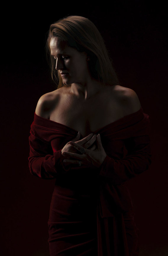 woman portrait shadows