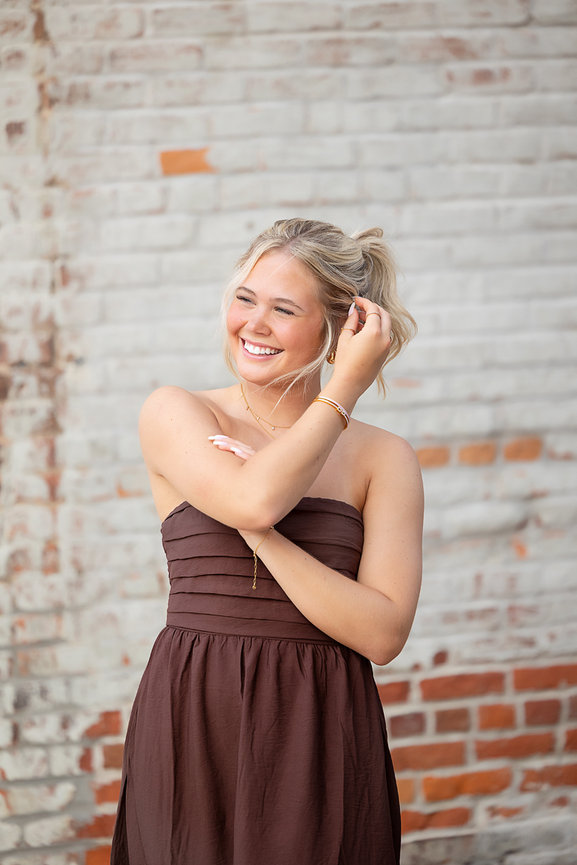 La Crosse, WI high school senior girl portrait session with luxury styling. Senior girl photography session in Galesville, WI featuring modern, editorial portraits.