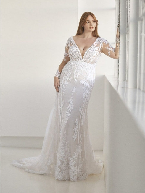 Best Style Wedding Dress for Plus Size from Pronovias