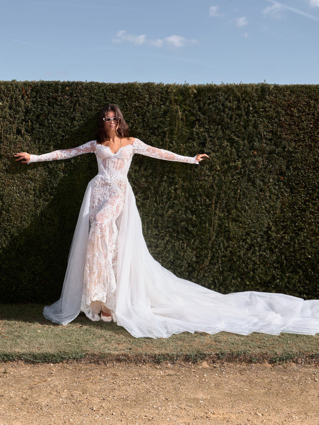 chinese dress ladies Blanca Limited Edition/ A-line lace wedding dress with sleeves and long  train main image 0