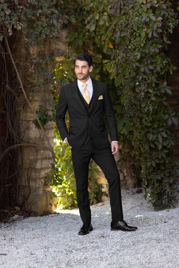 Broken Arrow OK | Facchianos Bridal and Formal Attire Broken Arrow OK | Facchianos Bridal and Formal Attire